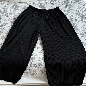Uniqlo Black Wide Leg Pants